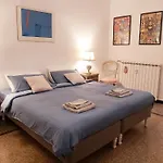 Central Chic Apartment