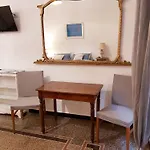 Central Chic Apartment