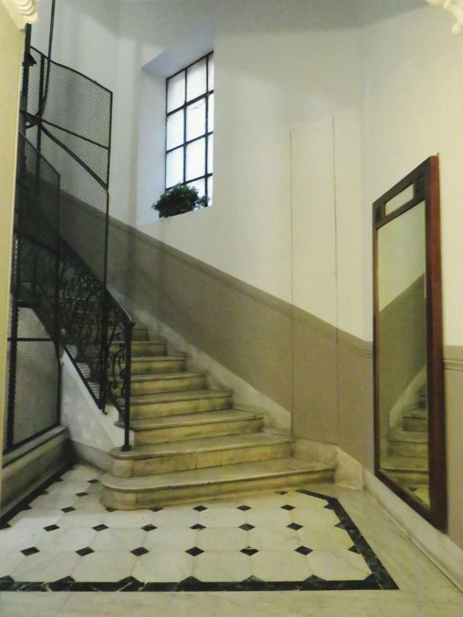Apartment Chic *